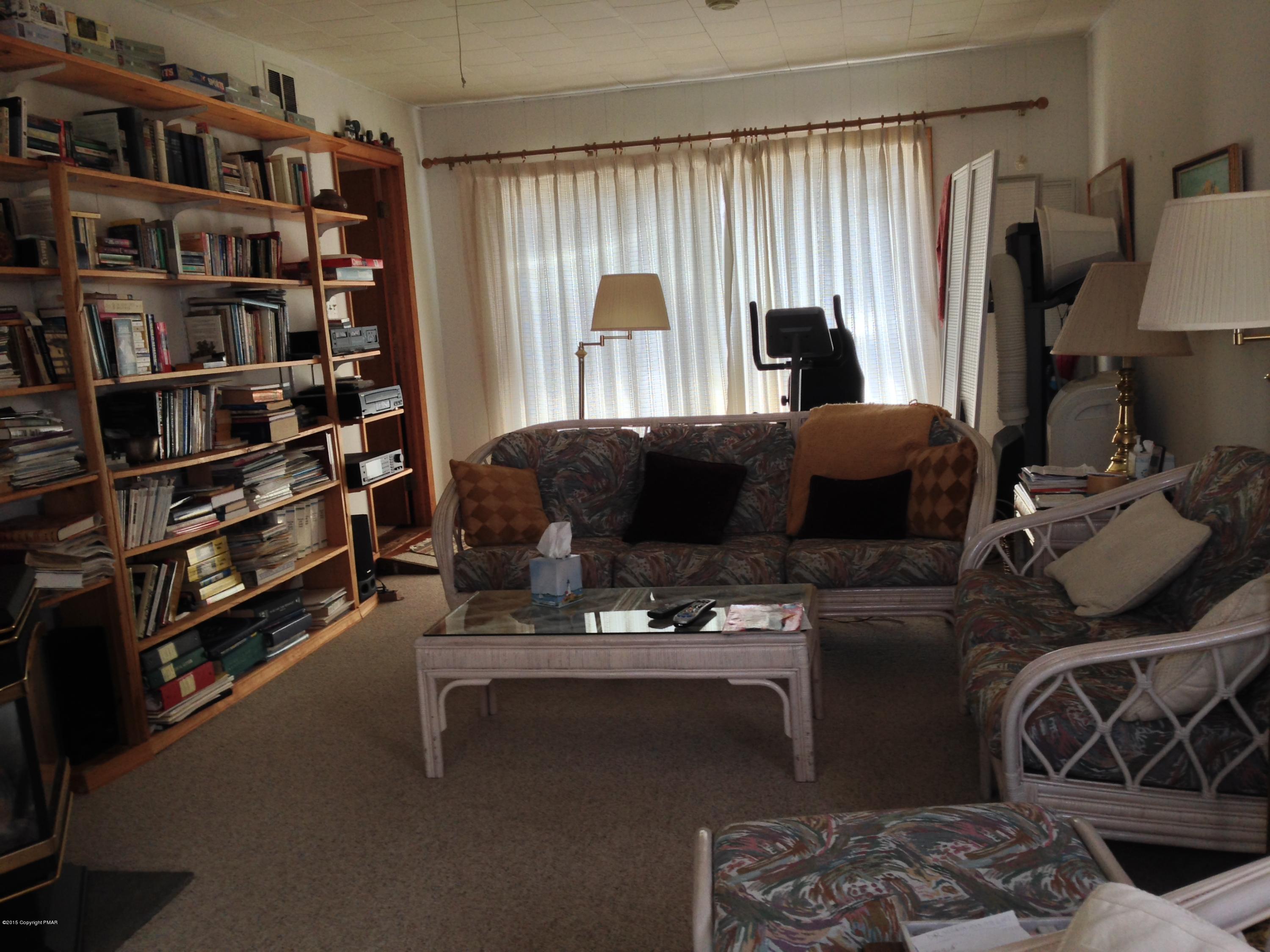 149 Highridge Road Albrightsville, PA 18210 - Photo 12 of 13 famroomview2