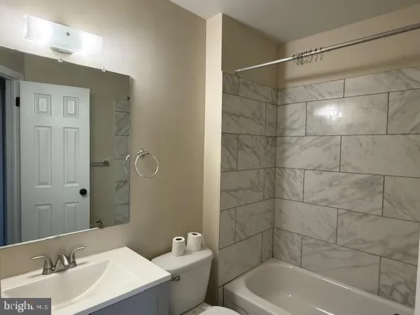 $2,100 | 3304 Golf View Drive, Newark, DE 19702