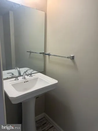 $2,100 | 3304 Golf View Drive, Newark, DE 19702