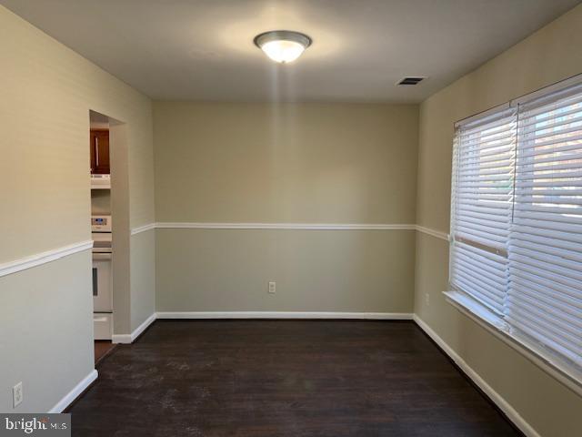 3304 Golf View Drive Newark, DE 19702 - Photo 4 of 16 Formal Dining Room