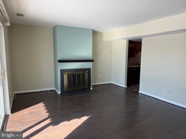 3304 Golf View Drive Newark, DE 19702 - Photo 6 of 16 Living Room w/Fireplace