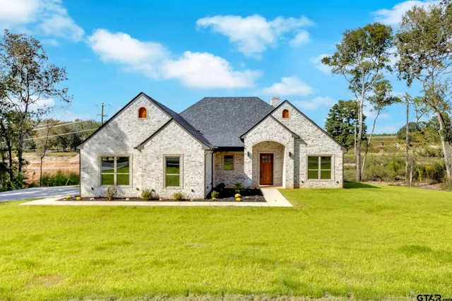 $434,900 | 16618 Meadow Crest Drive, Lindale, TX 75771