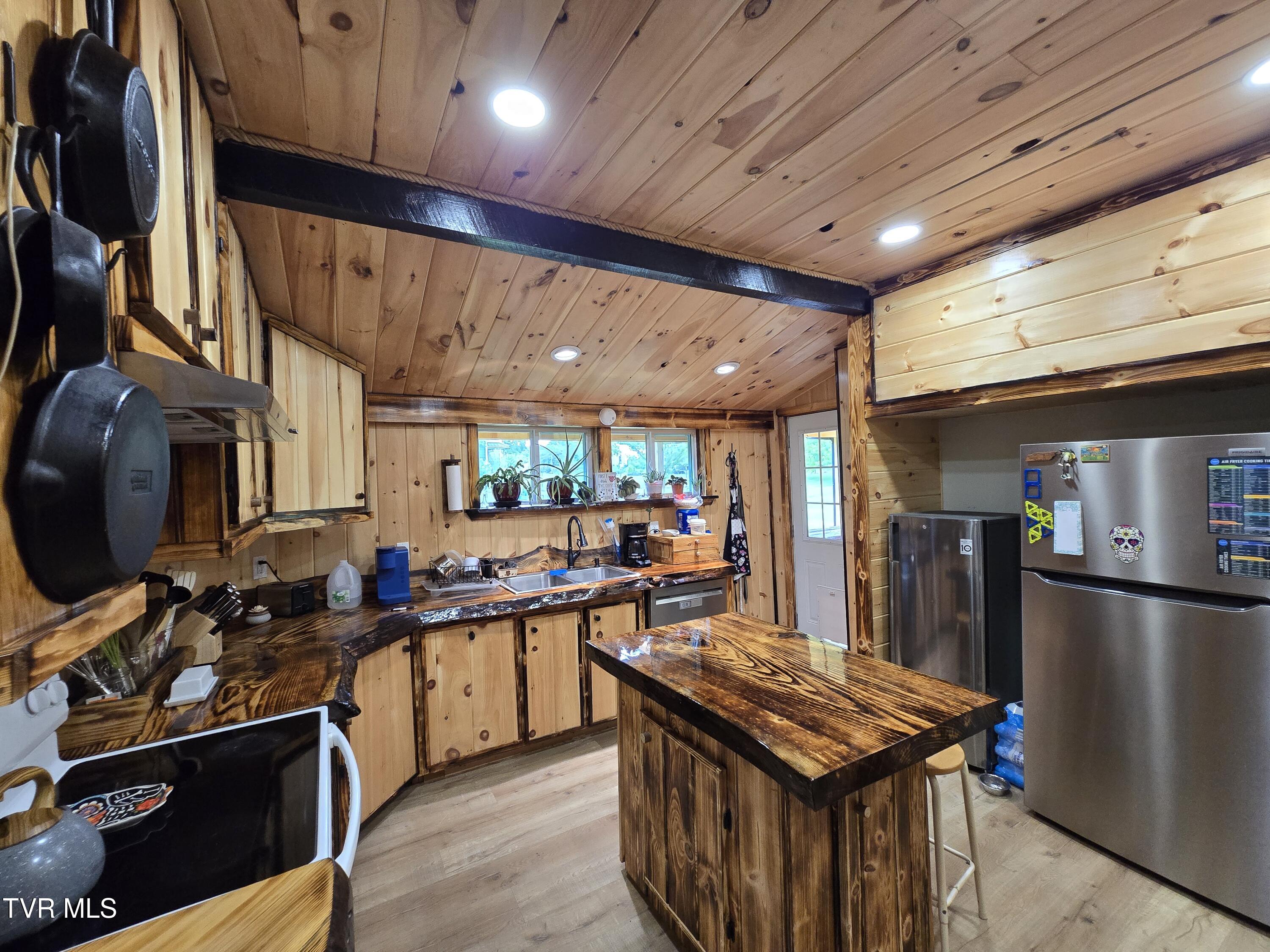 373 Cedar Grove Road Johnson City, TN 37601 - Photo 25 of 41 20250710_104735