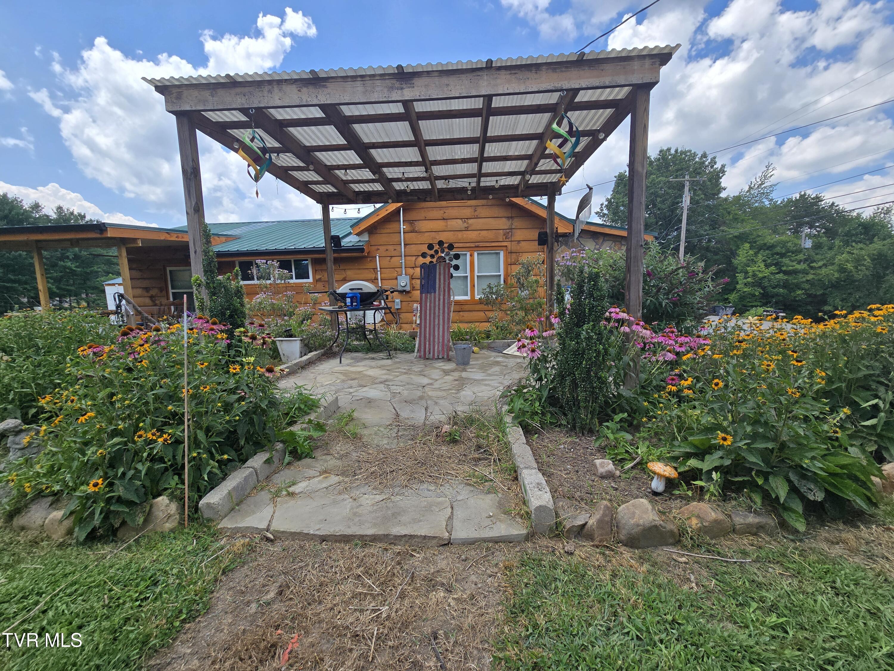 373 Cedar Grove Road Johnson City, TN 37601 - Photo 5 of 41 20250709_131026