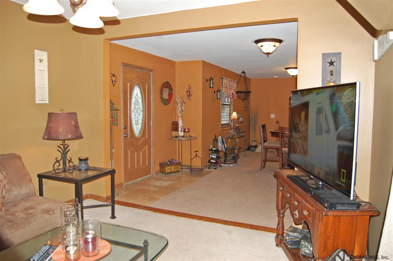 173 New Turnpike Road Troy, NY 12182 - Photo 5 of 25 Photo 5