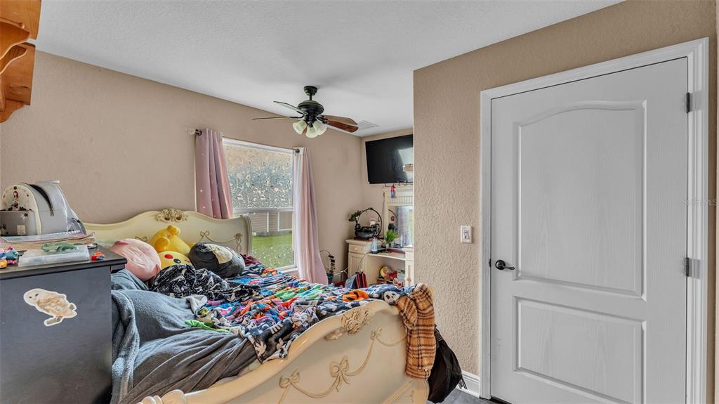 39360 Sparkman Road Dade City, FL 33525 - Photo 24 of 40 a view of a livingroom with furniture