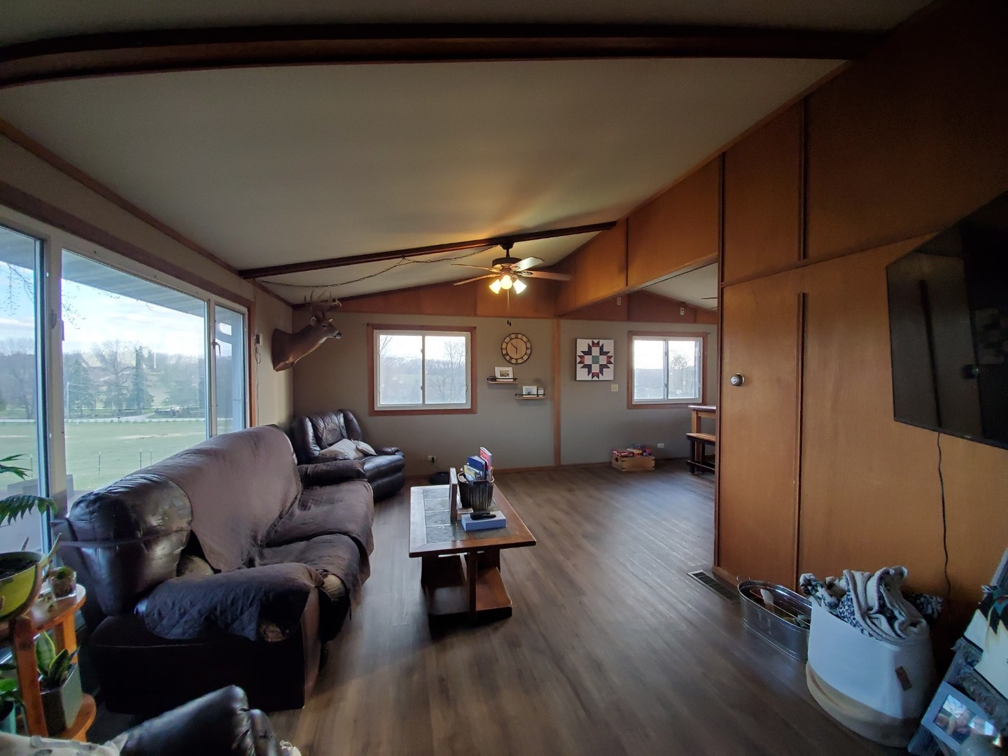5130 West Edgewood Road Dixon, IL 61021 - Photo 8 of 23