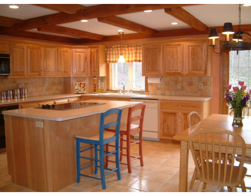 14 Green Valley Road Medway, MA 02053 - Photo 8 of 22 Gallery Image 8