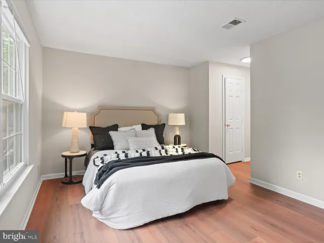 $2,600 | 12105 Green Leaf Court, Unit 201, Fairfax, VA 22033