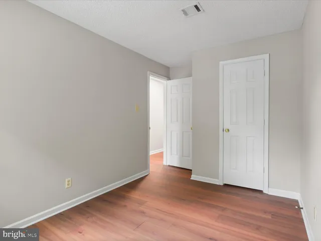 $2,600 | 12105 Green Leaf Court, Unit 201, Fairfax, VA 22033