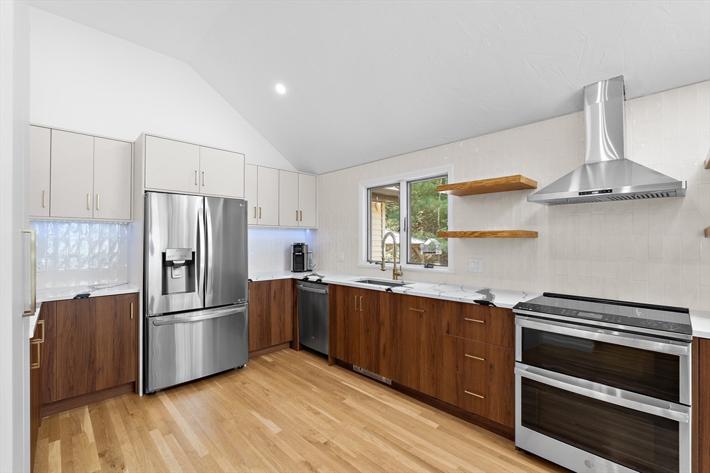 25 Dexter Road Melrose, MA 02176 - Photo 13 of 42