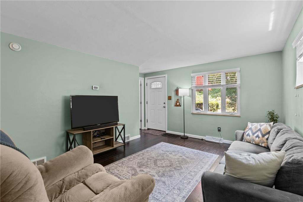 211 Bascom Avenue Pittsburgh, PA 15214 - Photo 9 of 28 Gallery Image 9