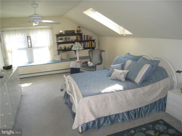 244 Arlingham Road Flourtown, PA 19031 - Photo 16 of 25 Bedroom - Main