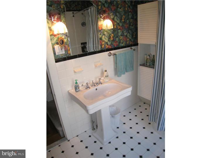 244 Arlingham Road Flourtown, PA 19031 - Photo 17 of 25 Bathroom