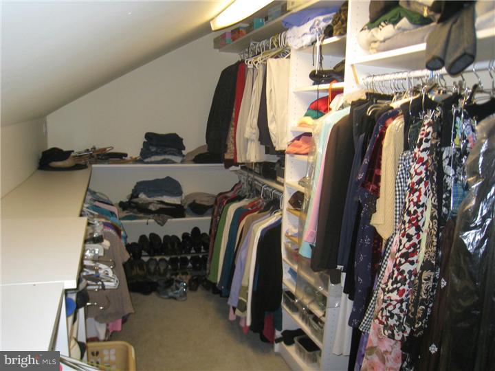 244 Arlingham Road Flourtown, PA 19031 - Photo 20 of 25 Walk-in Closet