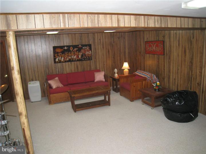 244 Arlingham Road Flourtown, PA 19031 - Photo 22 of 25 Family Room
