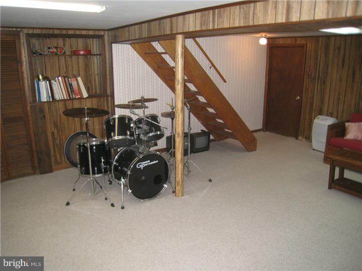 244 Arlingham Road Flourtown, PA 19031 - Photo 23 of 25 Family Room
