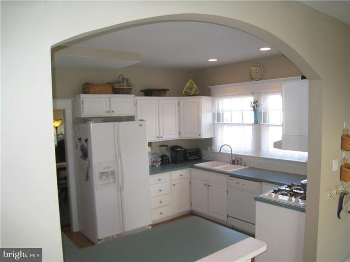244 Arlingham Road Flourtown, PA 19031 - Photo 10 of 25 Kitchen