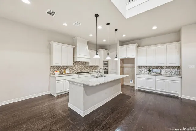 $825,000 | 2319 Dunmore Hill Drive, San Antonio, TX 78230