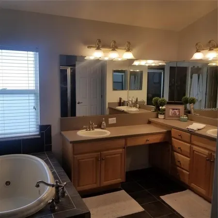 $3,750 | 6218 Bridgevista Drive, Lithia, FL 33547