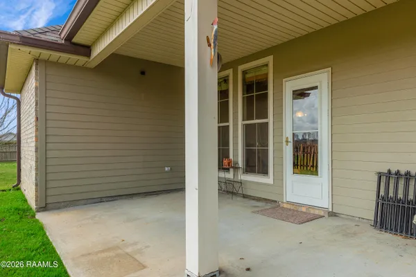 $320,000 | 9702 Belle Pl Drive, Maurice, LA 70555