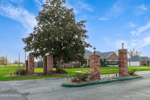 $310,000 | 9702 Belle Pl Drive, Maurice, LA 70555