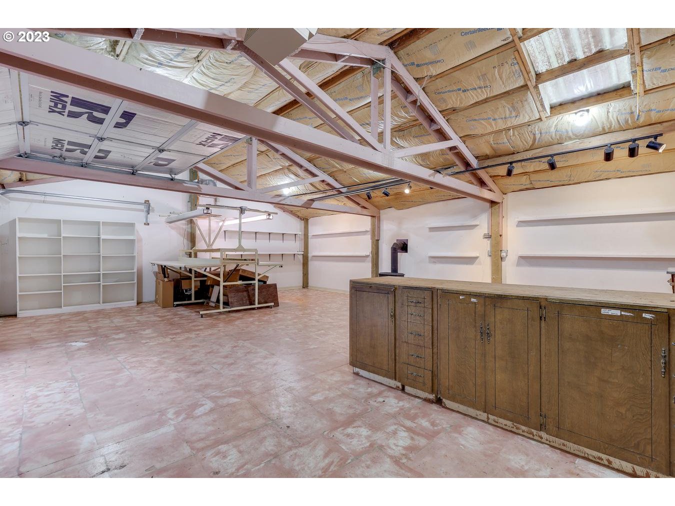39161 Southeast Rude Road, Unit B Sandy, OR 97055 - Photo 29 of 32 a view of a garage
