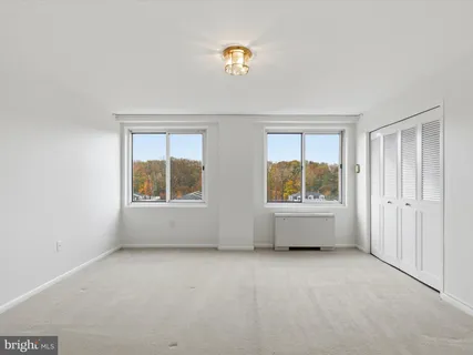 $430,000 | 10201 Grosvenor Place, Unit 1001, Rockville, MD 20852