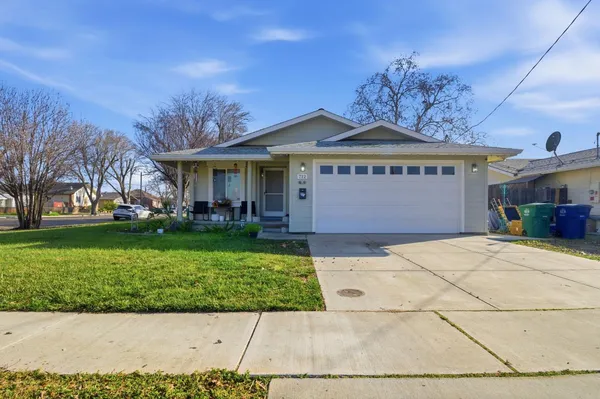 $405,000 | 712 5th Avenue, Gustine, CA 95322