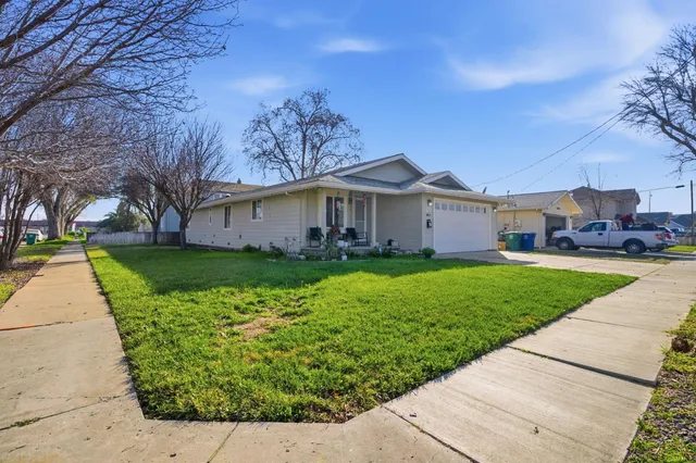 $410,000 | 712 5th Avenue, Gustine, CA 95322