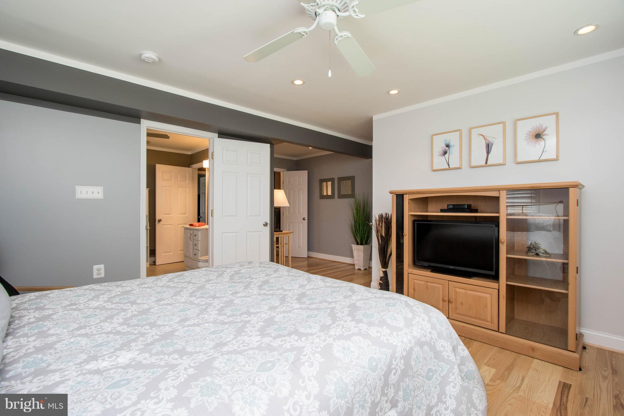720 East Maple Road Linthicum, MD 21090 - Photo 12 of 30 Bath (Master)