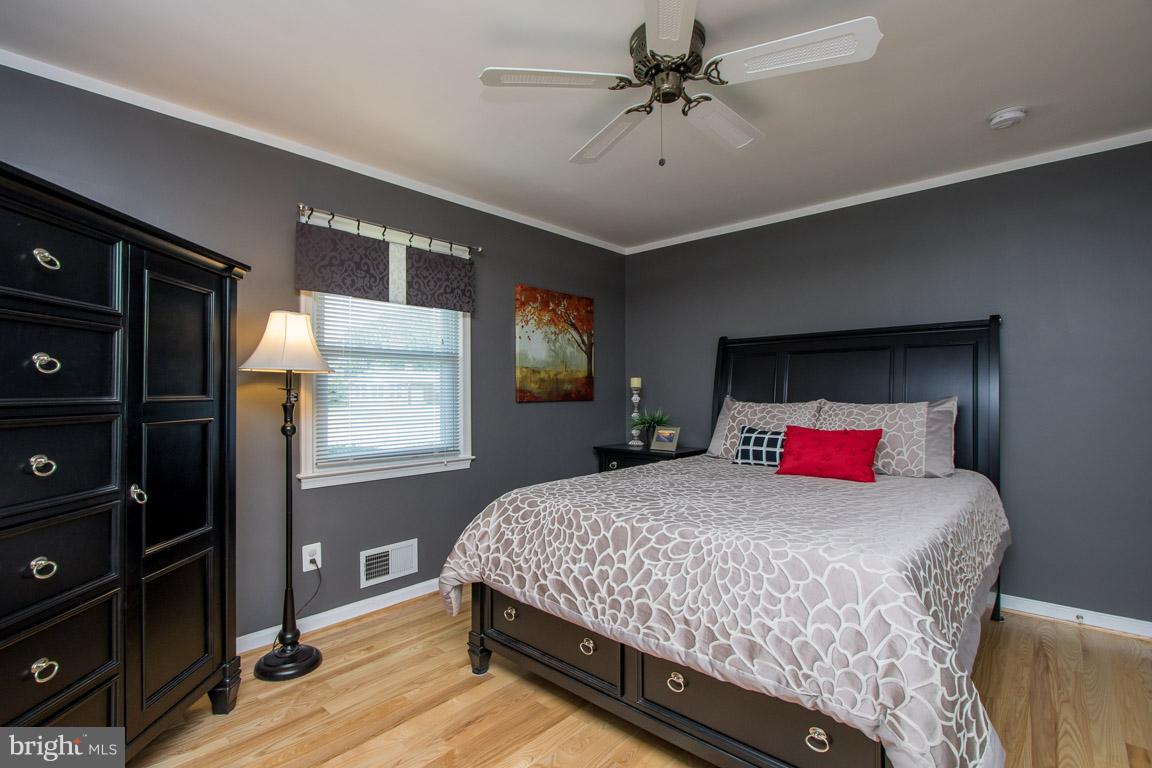 720 East Maple Road Linthicum, MD 21090 - Photo 16 of 30 Bedroom (Master)