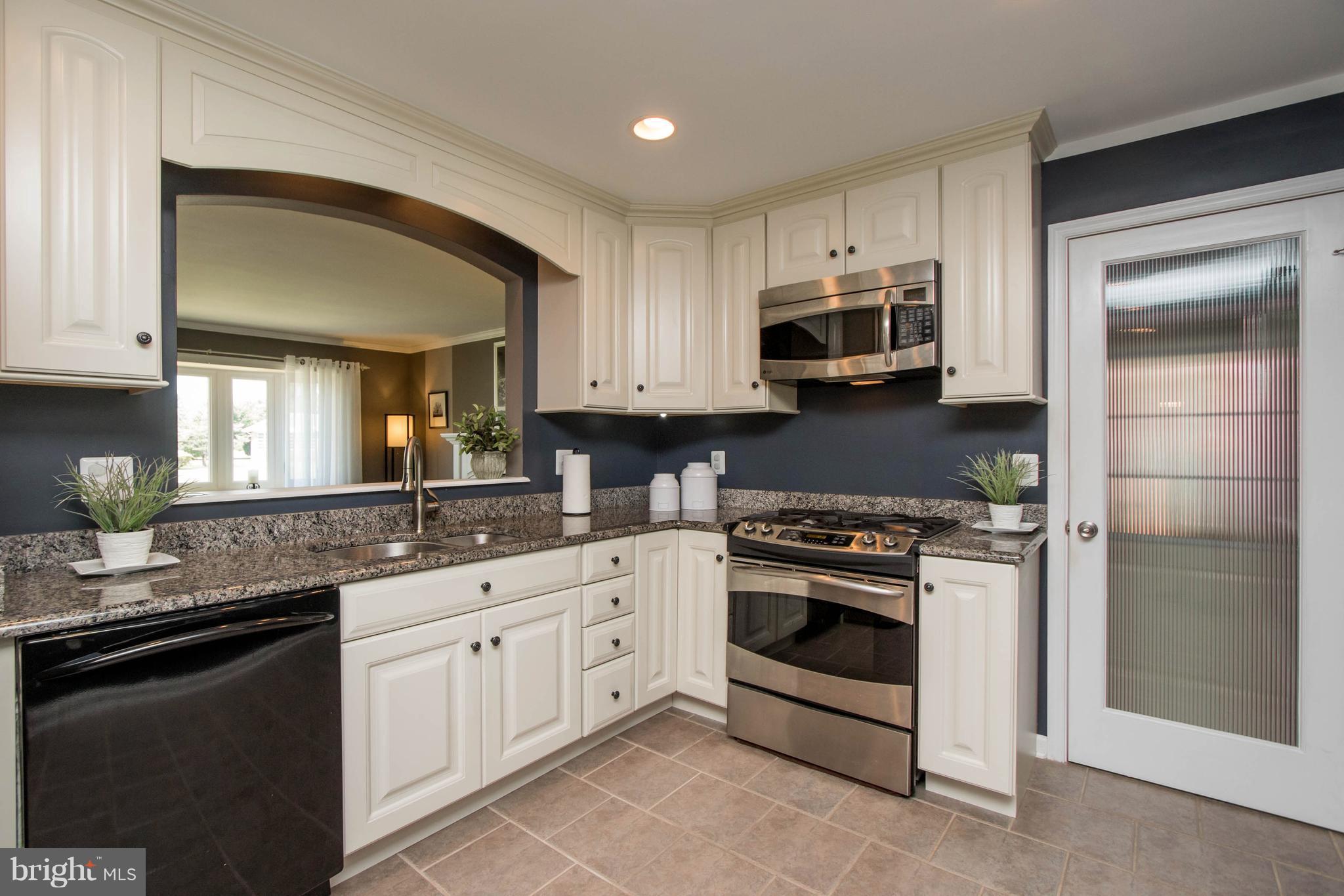 720 East Maple Road Linthicum, MD 21090 - Photo 6 of 30 Kitchen