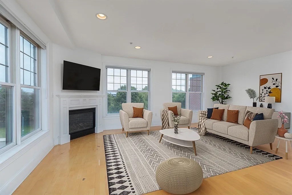1306 Columbia Road, Unit 5A Boston, MA 02127 - Photo 2 of 9