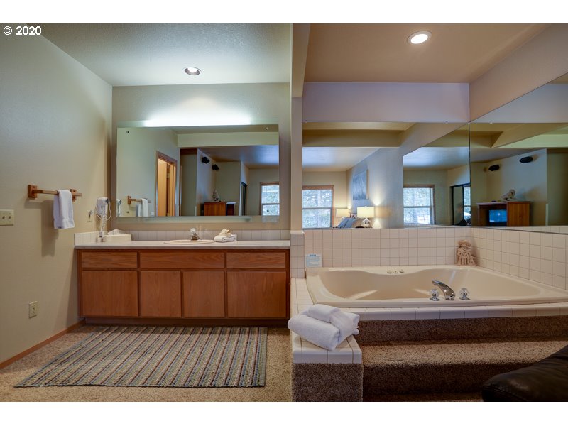 57369 Beaver Ridge Loop, Unit 26B Sunriver, OR 97707 - Photo 11 of 14