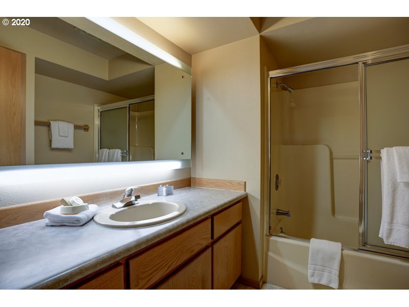 57369 Beaver Ridge Loop, Unit 26B Sunriver, OR 97707 - Photo 13 of 14