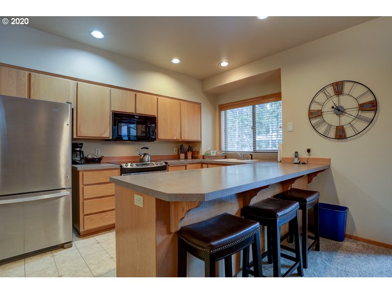 57369 Beaver Ridge Loop, Unit 26B Sunriver, OR 97707 - Photo 5 of 14