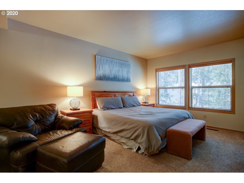 57369 Beaver Ridge Loop, Unit 26B Sunriver, OR 97707 - Photo 8 of 14