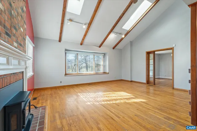 $750,000 | 989-991 Crozet Avenue, Crozet, VA 22932