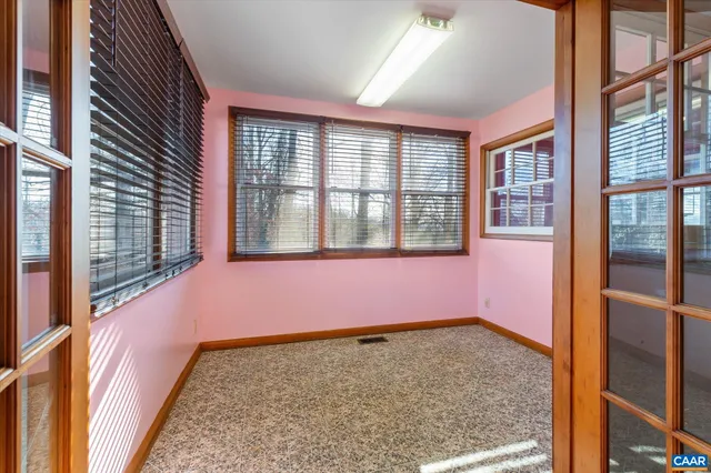 $750,000 | 989-991 Crozet Avenue, Crozet, VA 22932