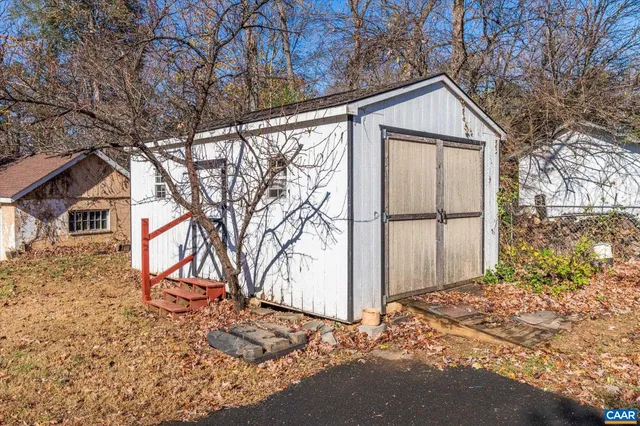 $750,000 | 989-991 Crozet Avenue, Crozet, VA 22932