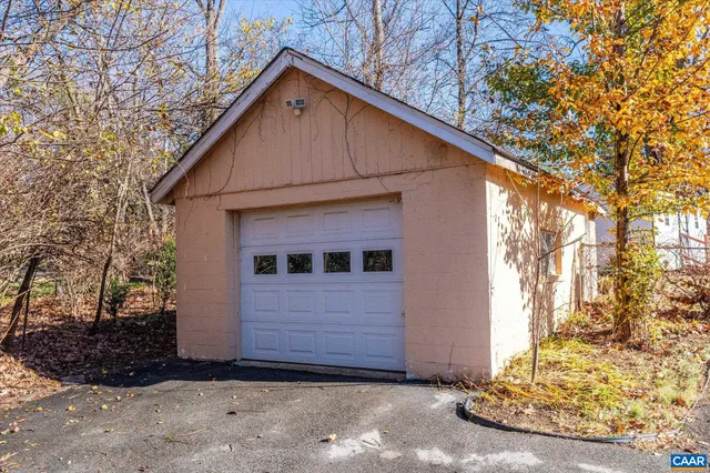 $750,000 | 989-991 Crozet Avenue, Crozet, VA 22932