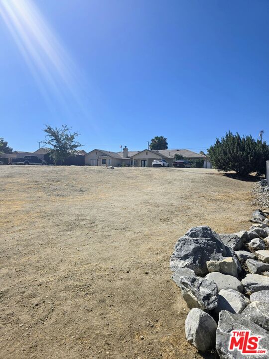 1168 Smoke Tree Road Pinon Hills, CA 92372 - Photo 13 of 37 Gallery Image 13
