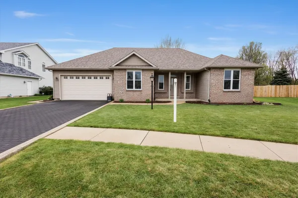 $300,000 | 141 Old Farm Middle Court, Bradley, IL 60915