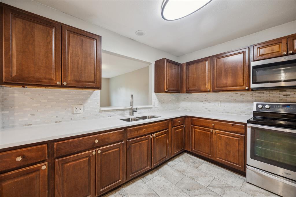 2509 Clearview Circle Dallas, TX 75233 - Photo 13 of 30