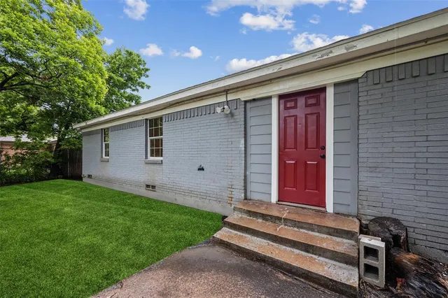 $310,000 | 2509 Clearview Circle, Dallas, TX 75233