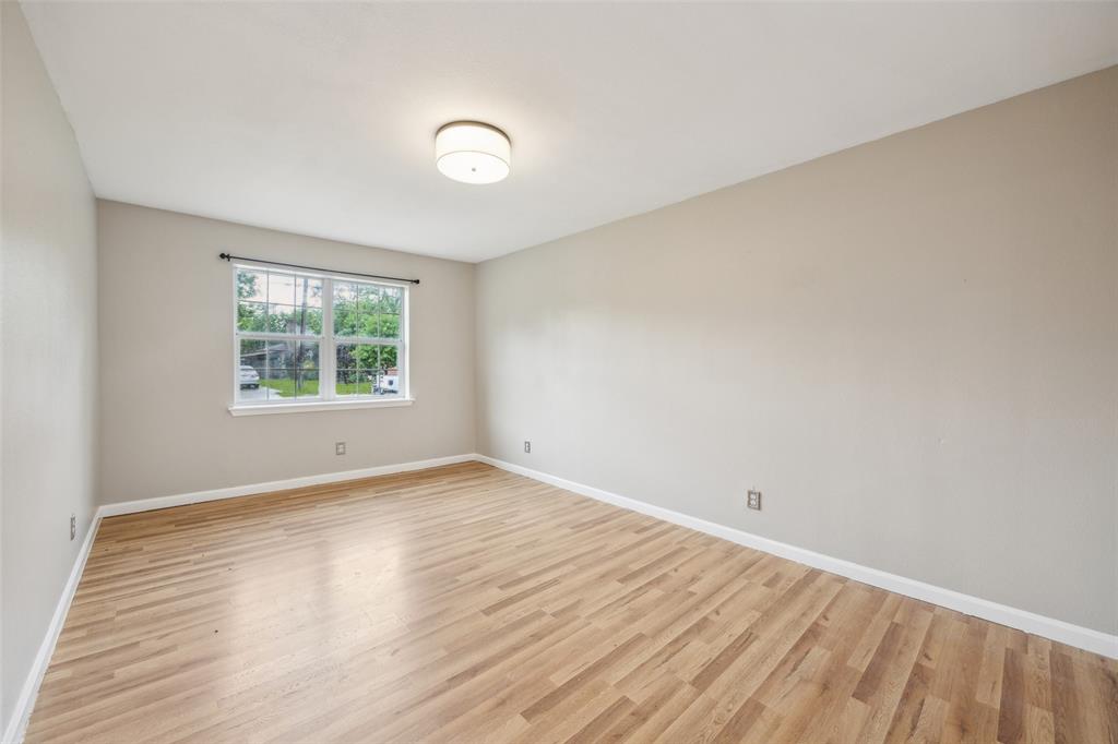 2509 Clearview Circle Dallas, TX 75233 - Photo 8 of 30