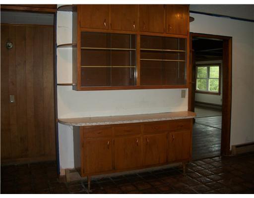 325 Freeman Falls Road Acme, PA 15610 - Photo 7 of 18 Kitchen.