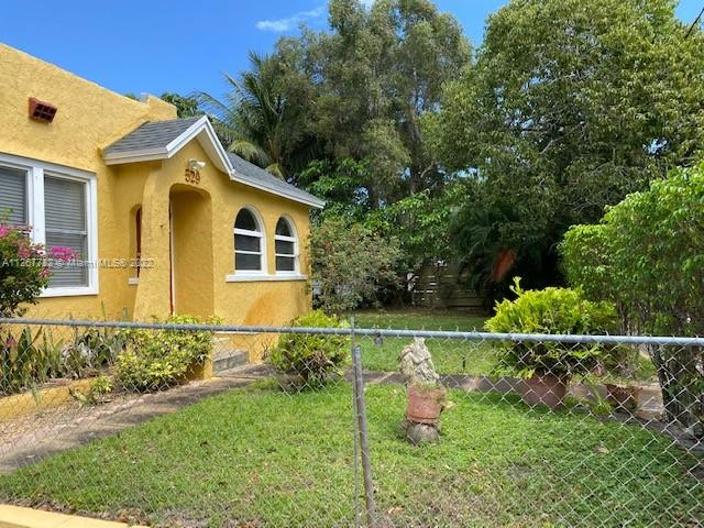 529 Hampton Road West Palm Beach, FL 33405 - Photo 1 of 30 Gallery Image 1