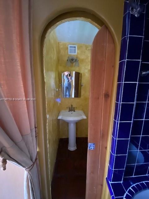 529 Hampton Road West Palm Beach, FL 33405 - Photo 12 of 30 Gallery Image 12